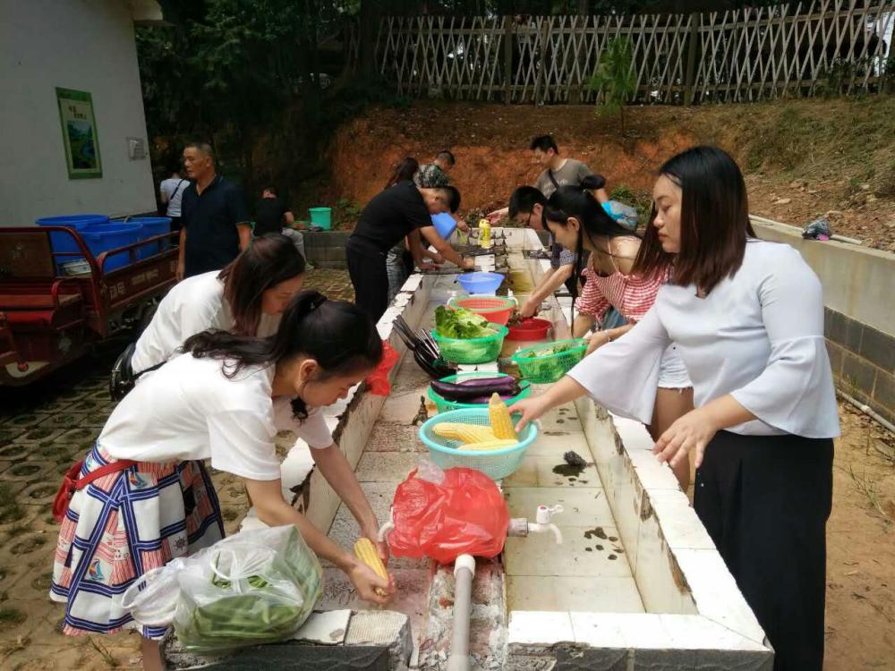 長沙清潔,長沙清潔服務,長沙專業(yè)清潔,長沙清潔公司,湖南專業(yè)清潔,長沙保潔公司,長沙專業(yè)保潔,長沙物業(yè)保潔